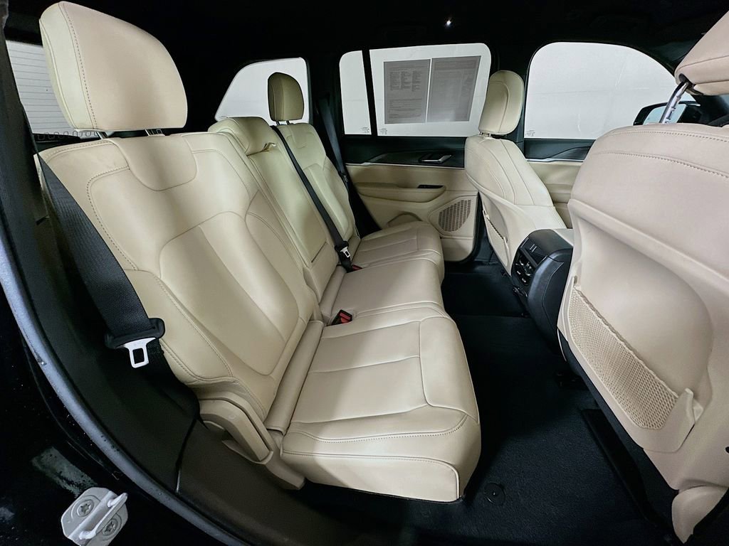 Certified 2025 Jeep Grand Cherokee Limited image 38