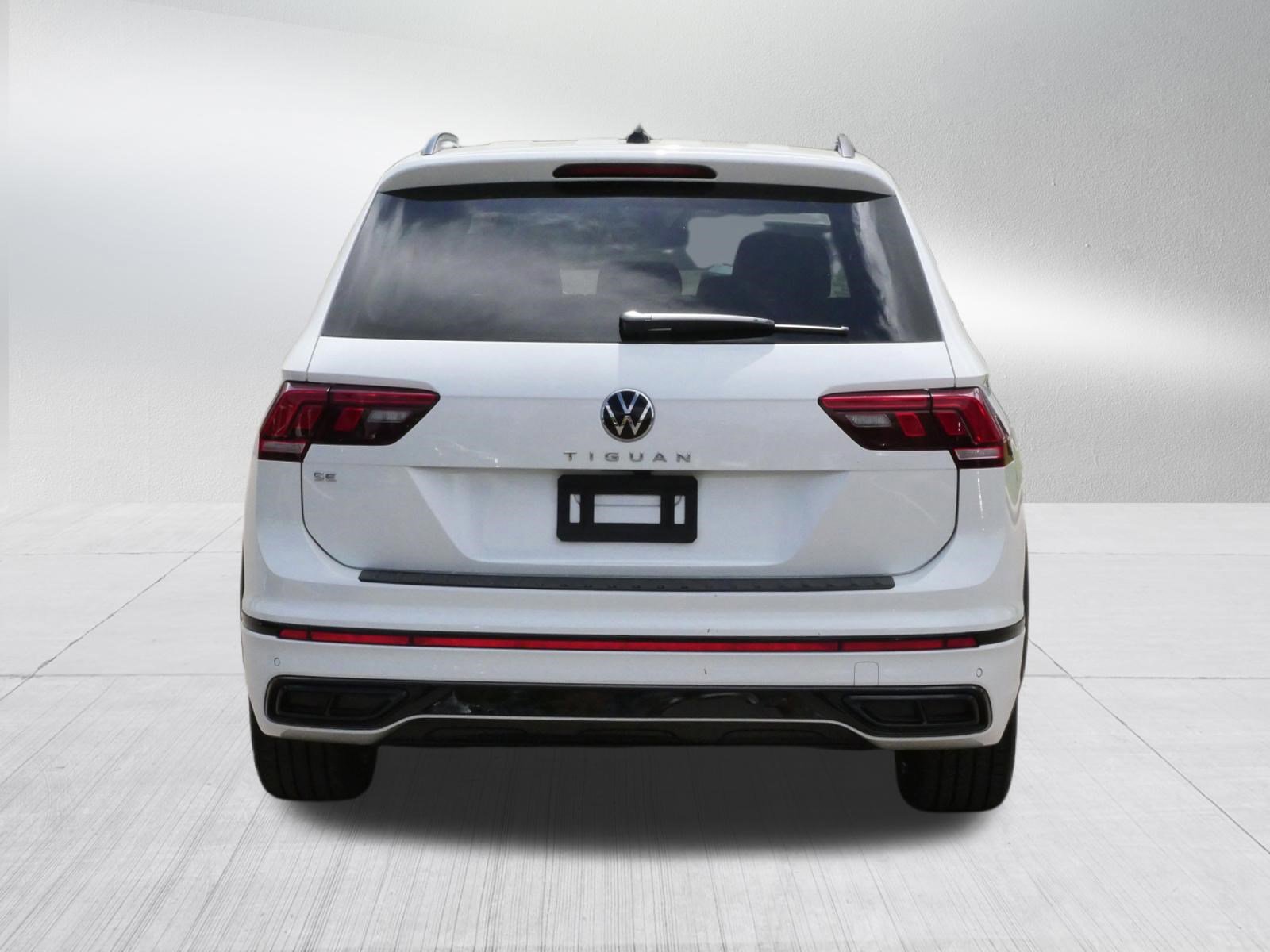 Used 2023 Volkswagen Tiguan SE R-Line FWD image 6