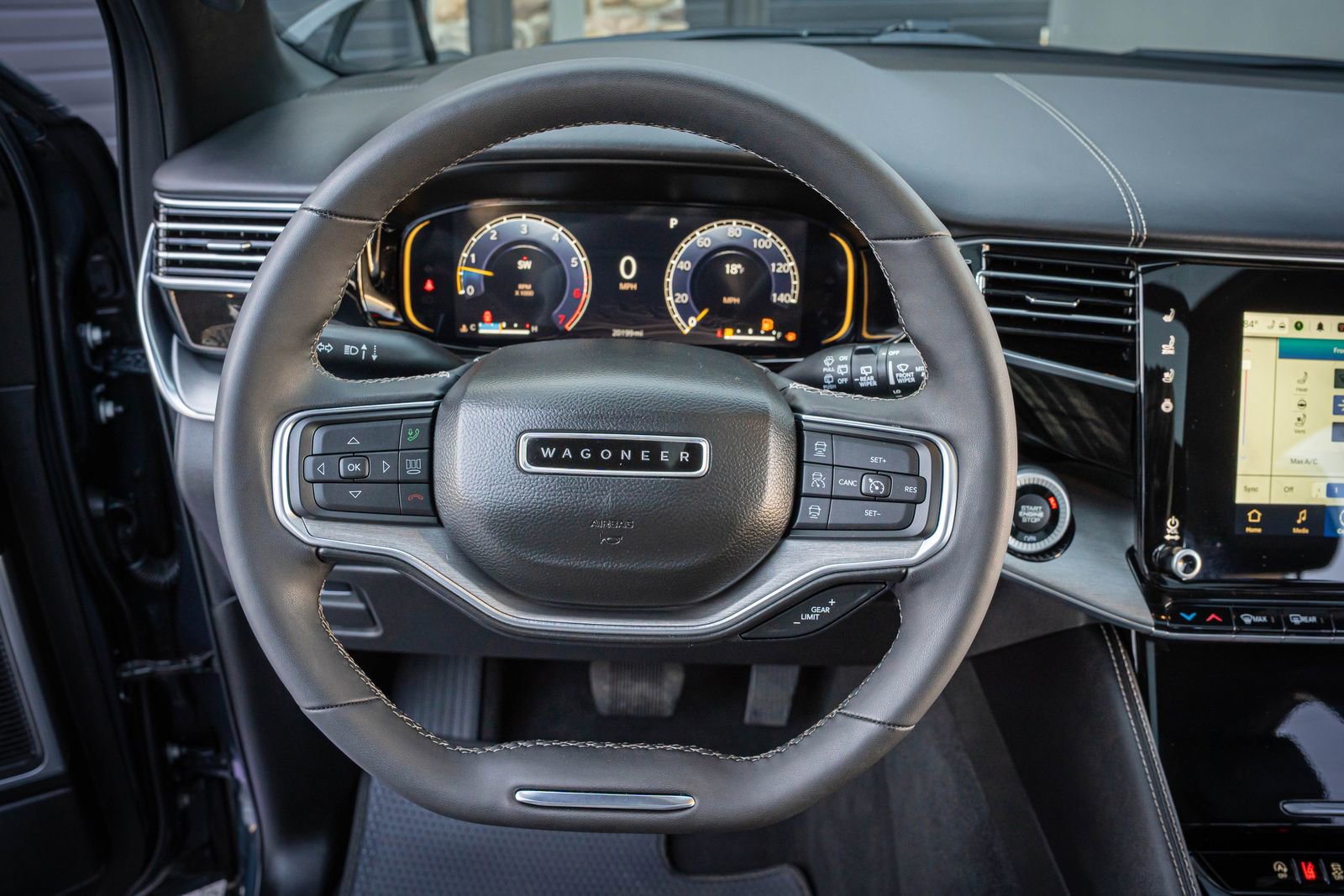 Used 2023 Jeep Wagoneer Series II image 16