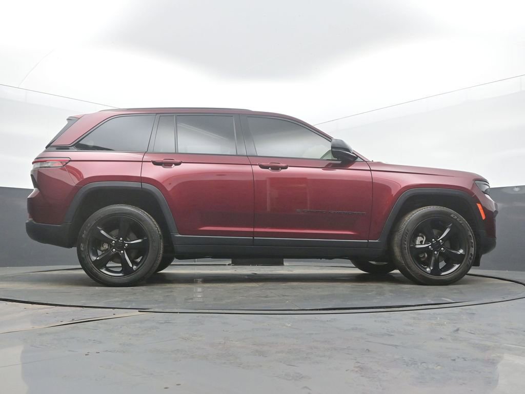 Used 2023 Jeep Grand Cherokee Altitude image 52