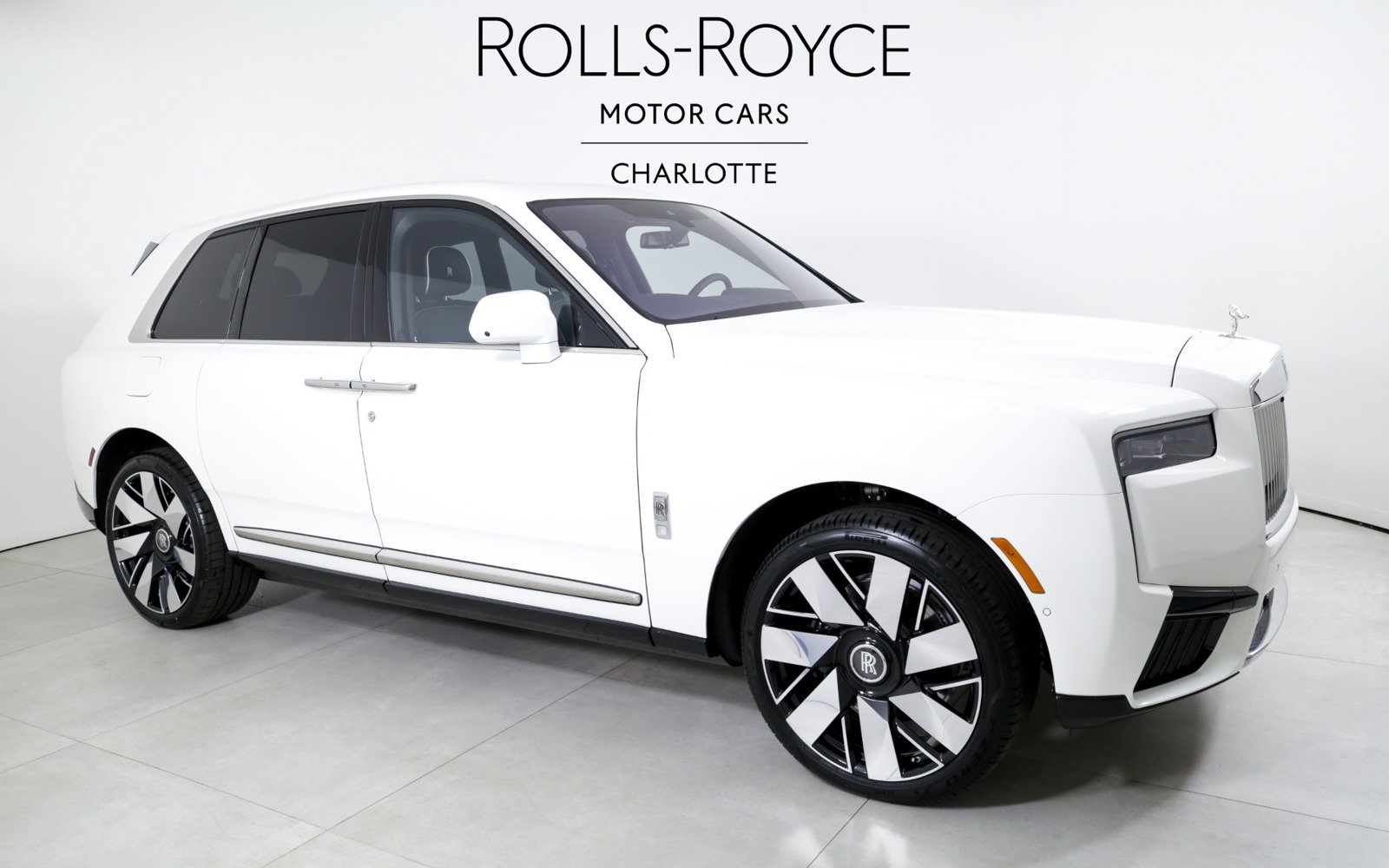 Certified 2025 Rolls-Royce Cullinan AWD/4WD image 5