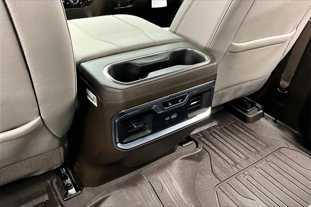 Used 2025 GMC Sierra 3500 SLT w/ SLT Premium Package image 33