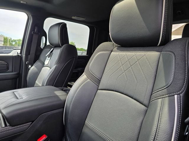 New 2026 RAM 3500 Limited AWD/4WD image 30