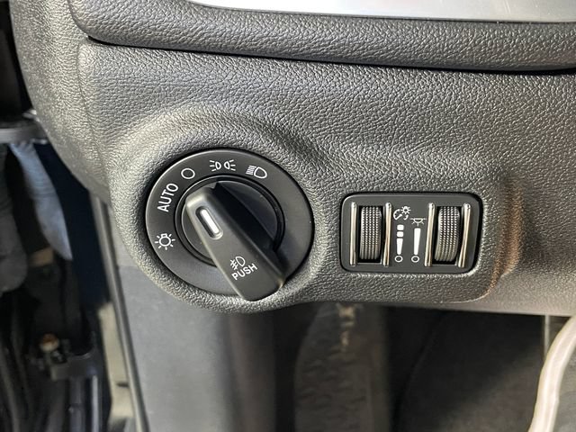 Used 2013 Dodge Dart Limited w/ Technology Group FWD image 15