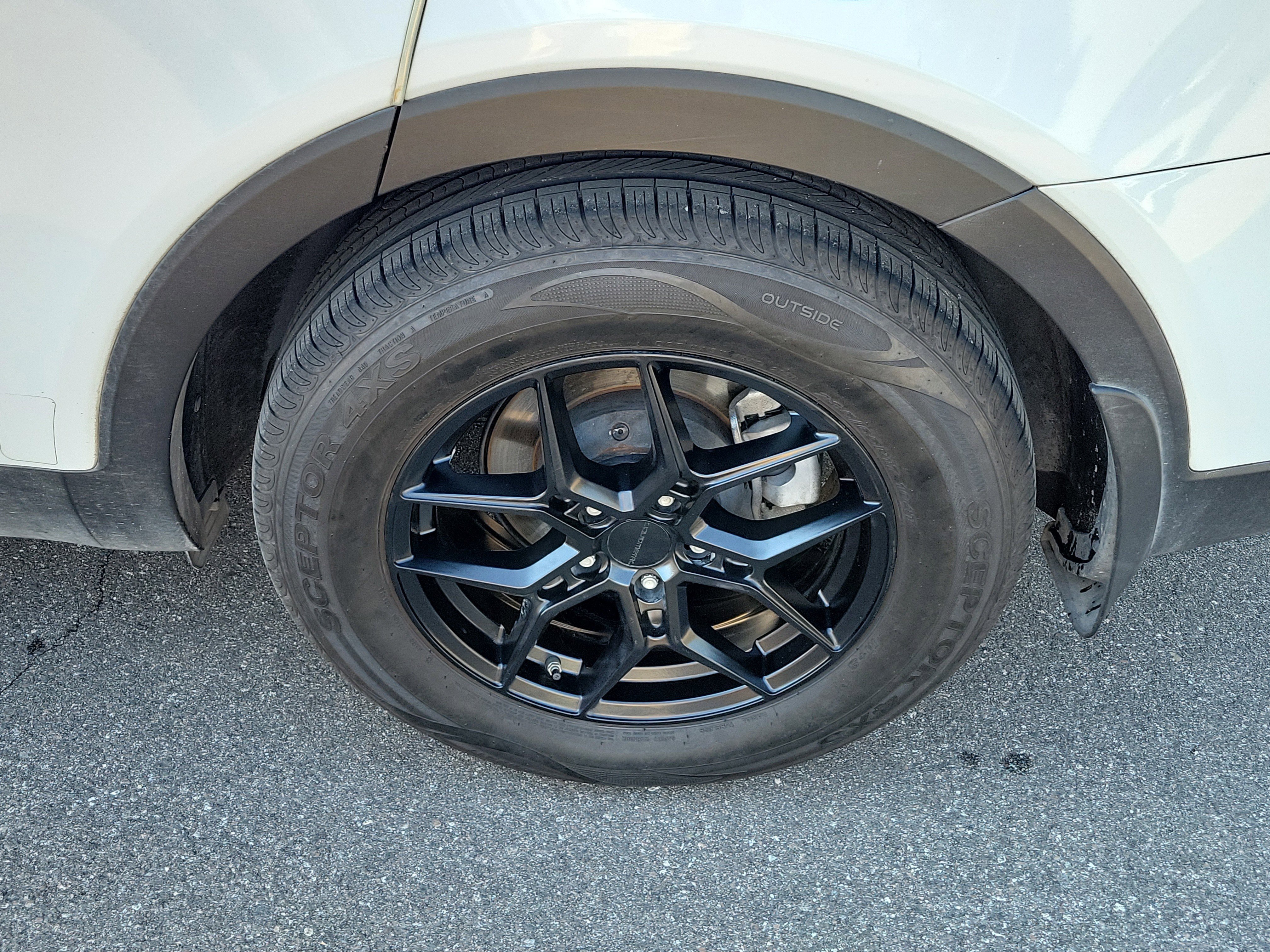 Used 2019 Kia Sorento EX image 41