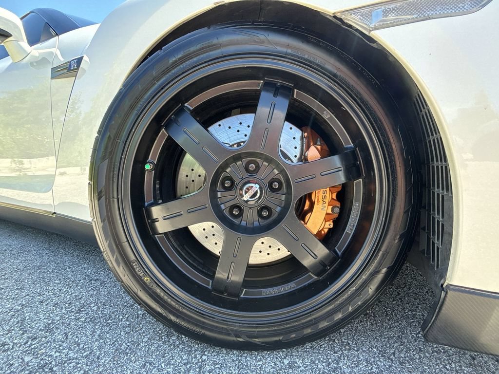 Used 2014 Nissan GT-R Black Edition AWD/4WD image 19