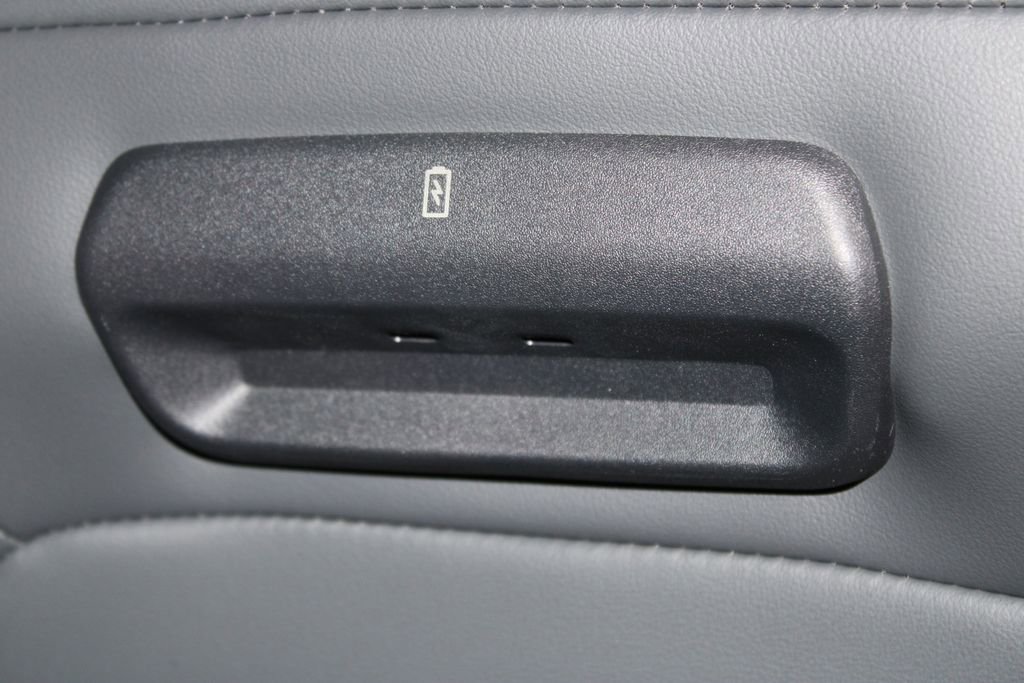 New 2026 Ford Expedition Active image 37