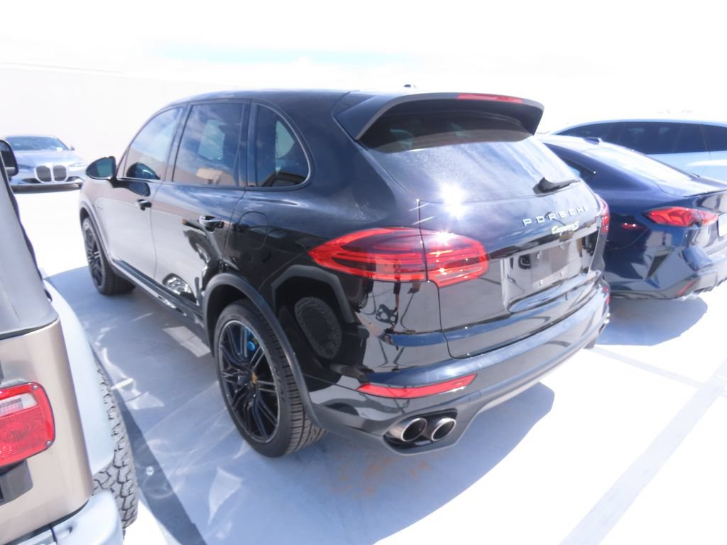 Used 2016 Porsche Cayenne S AWD/4WD image 4