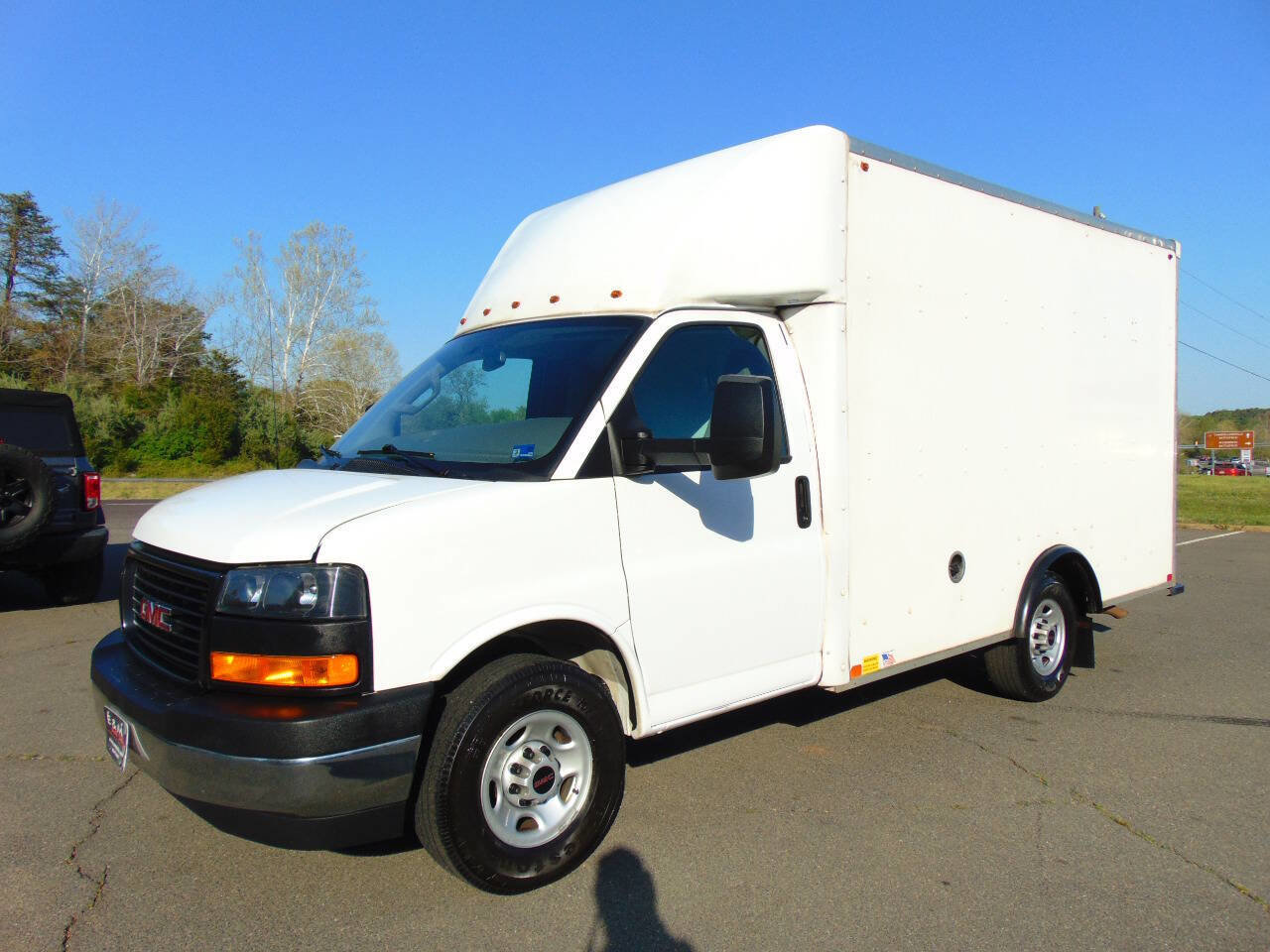 Used 2022 GMC Savana 3500 w/ Power Convenience Package RWD image 19
