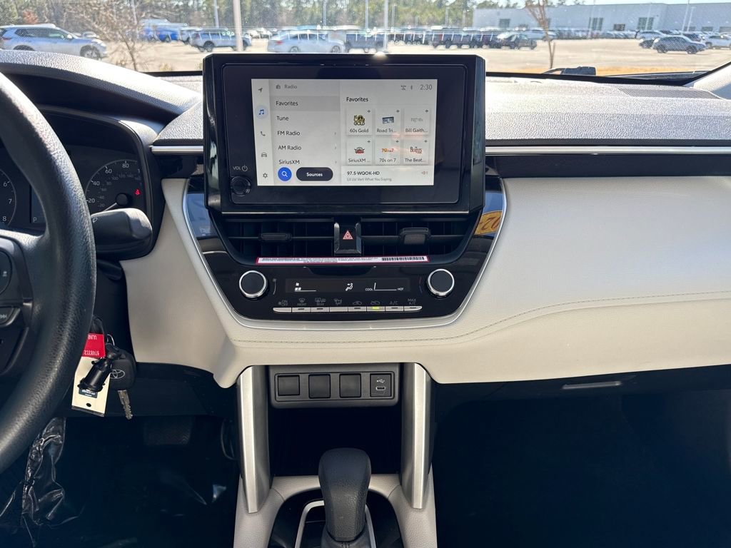 Used 2024 Toyota Corolla Cross L image 17