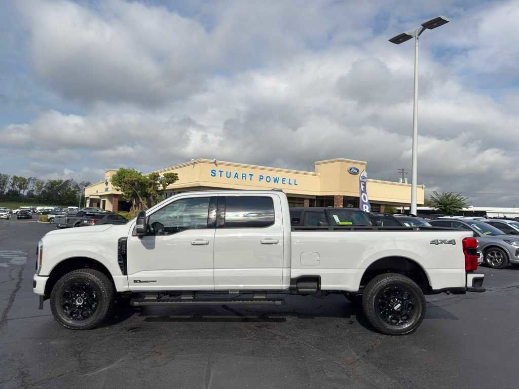 New 2026 Ford F250 Lariat w/ Black Appearance Package image 29