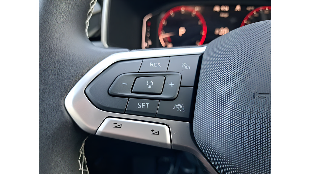 New 2025 Volkswagen Taos SEL AWD/4WD image 28