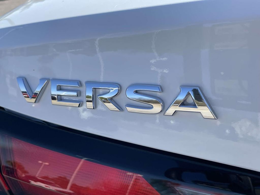 Used 2025 Nissan Versa S w/ Trunk Package image 9