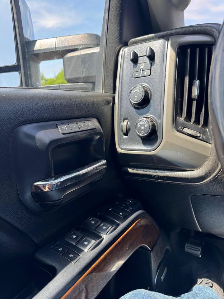 Used 2018 Chevrolet Silverado 3500 High Country w/ Duramax Plus Package AWD/4WD image 13