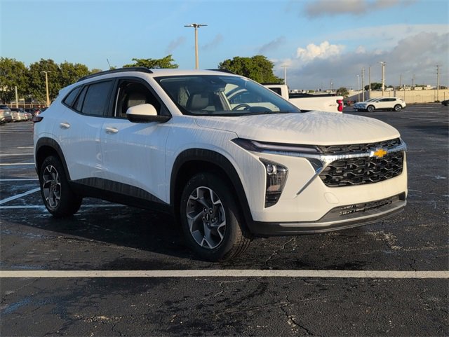 New 2025 Chevrolet Trax LT w/ Driver Confidence Package