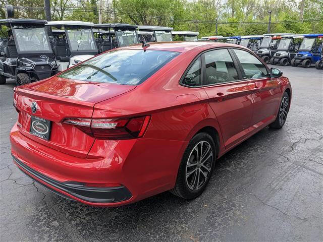Used 2024 Volkswagen Jetta Sport image 5