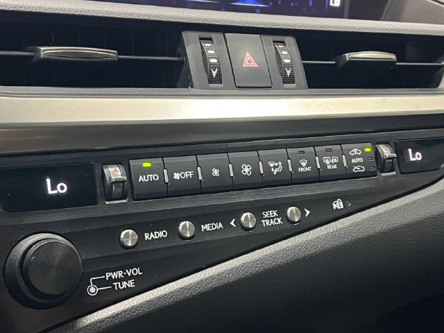 Certified 2020 Lexus ES 350 Ultra Luxury w/ Accessory Package 2 FWD image 20