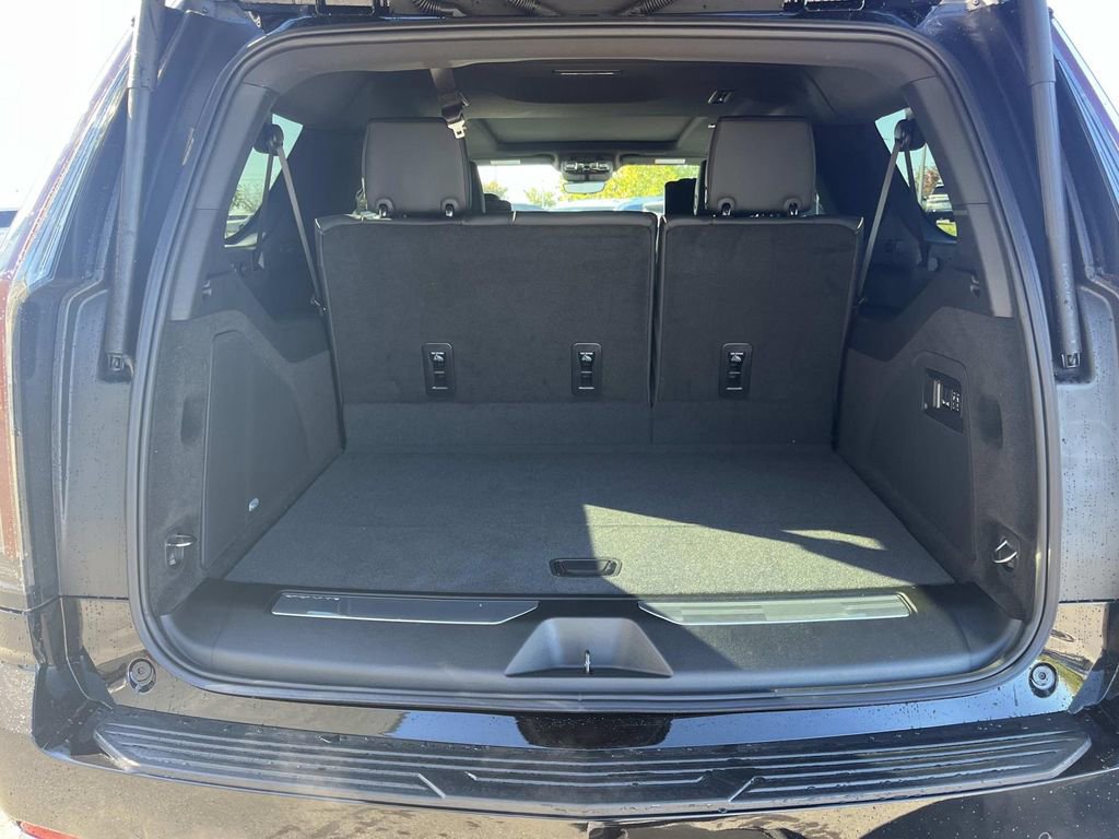 New 2026 Cadillac Escalade ESV Luxury w/ Touring Package image 11