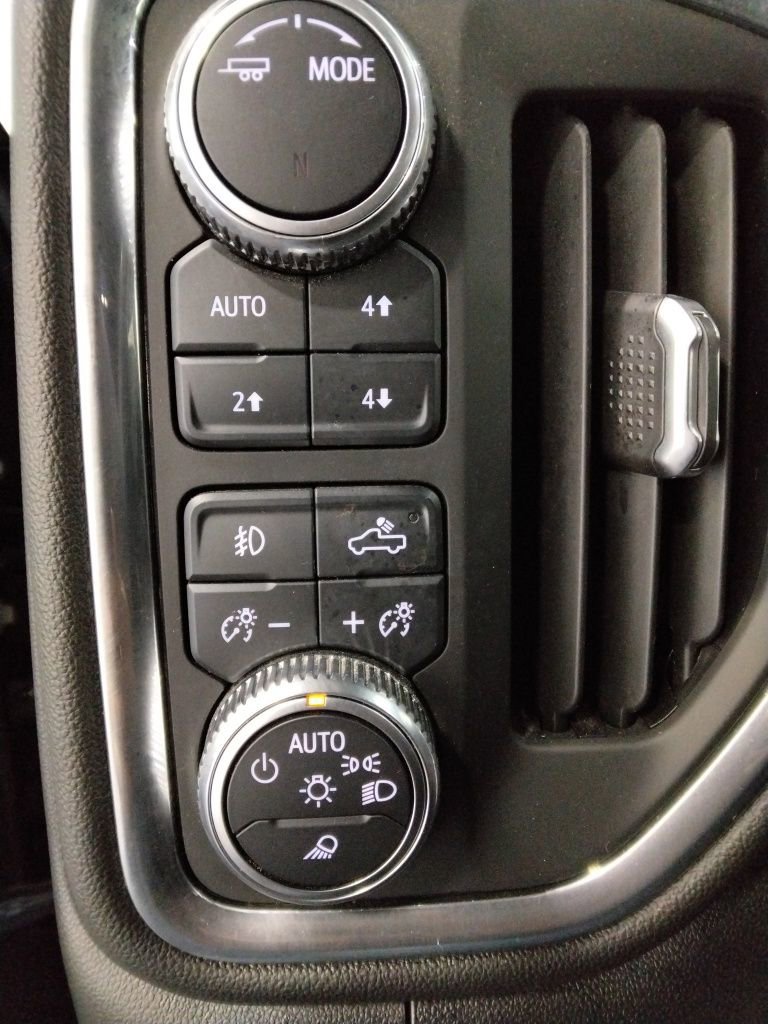 Used 2023 GMC Sierra 2500 AT4 w/ AT4 Preferred Package image 18