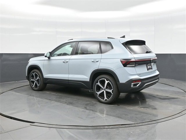 New 2026 Volkswagen Taos SEL image 5