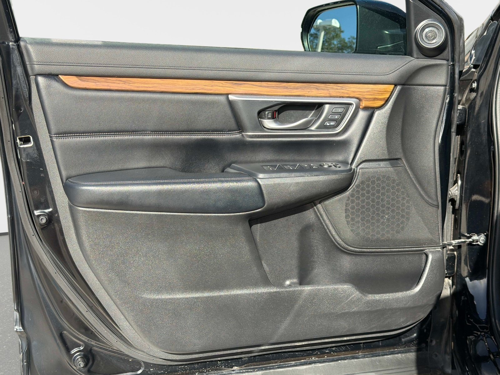 Used 2018 Honda CR-V Touring image 17