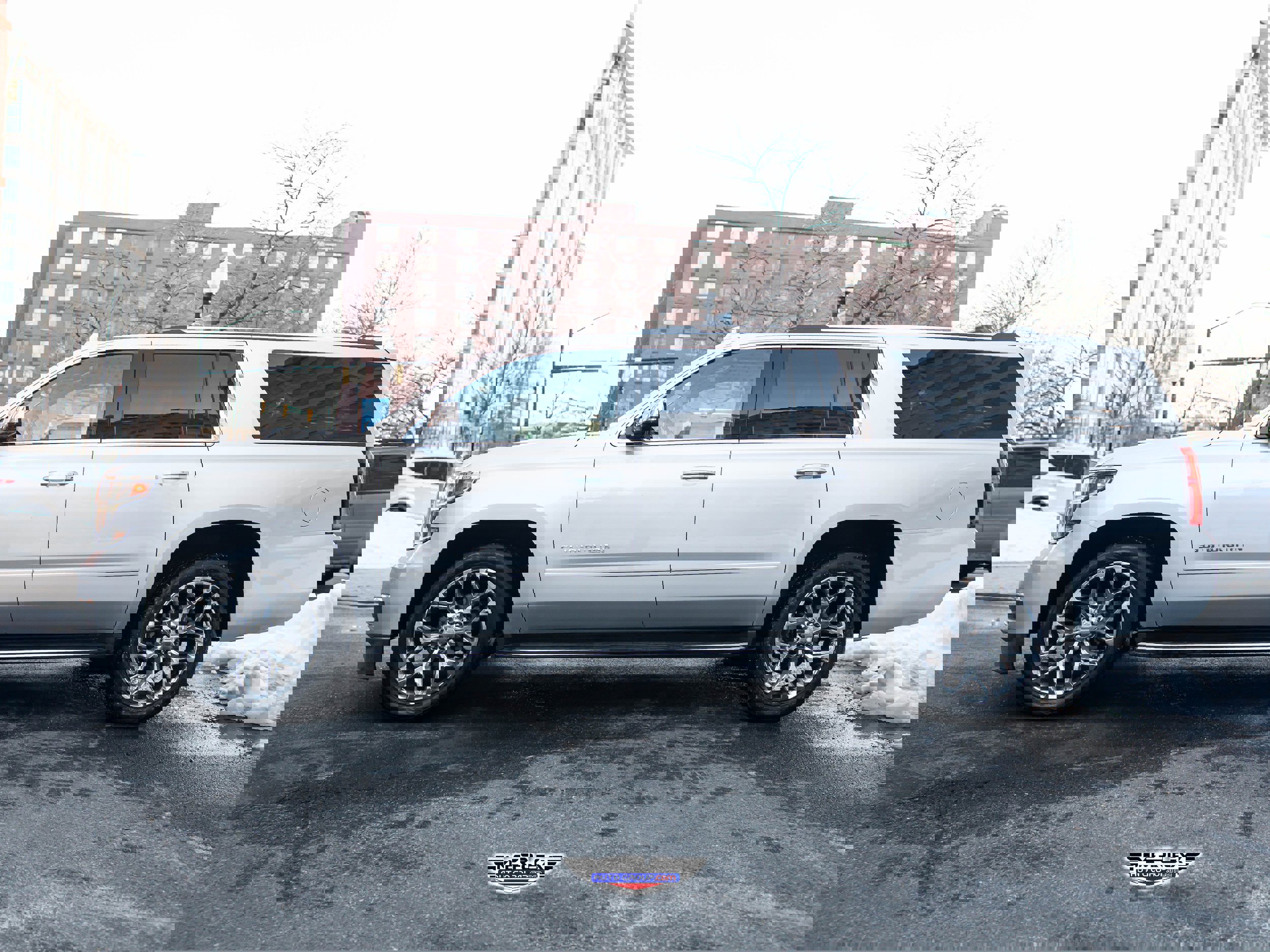 Used 2017 Chevrolet Suburban Premier image 4