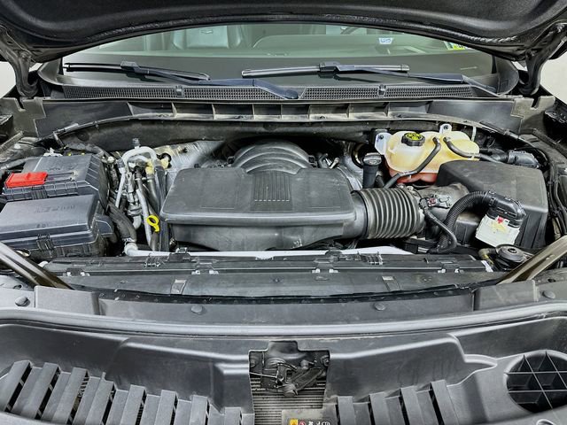 Used 2024 Cadillac Escalade ESV Luxury image 33