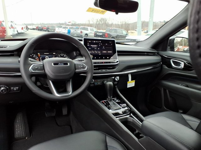 New 2026 Jeep Compass Latitude AWD/4WD image 11