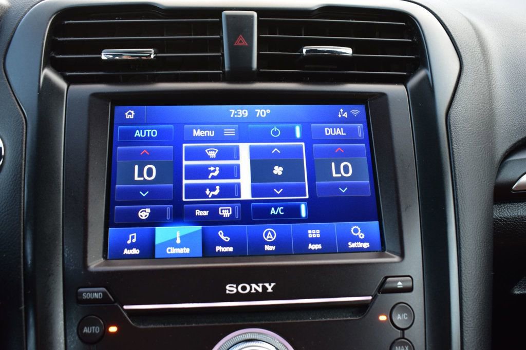 Used 2020 Ford Fusion Titanium image 38