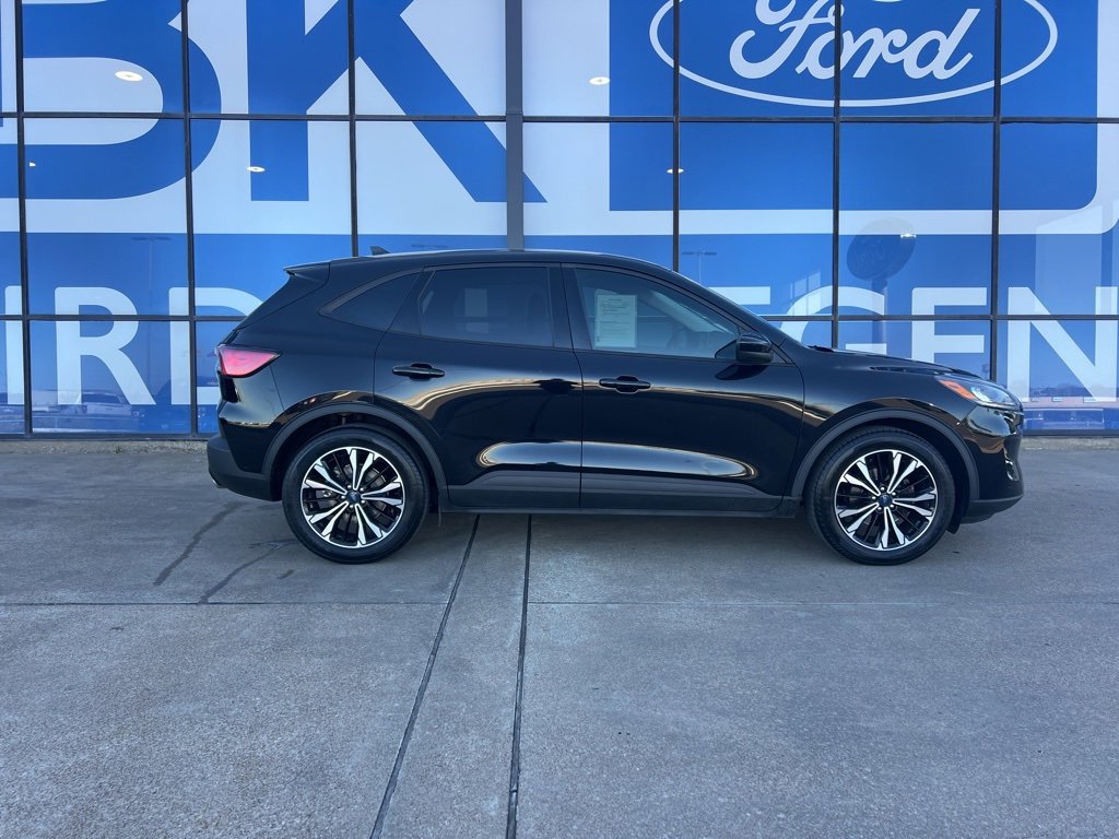 Used 2022 Ford Escape SE w/ SE Sport Appearance Package image 8