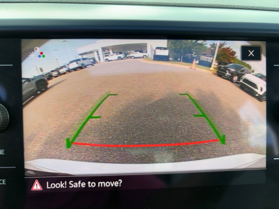 Used 2023 Volkswagen Taos SE w/ Panoramic Sunroof Package AWD/4WD image 19