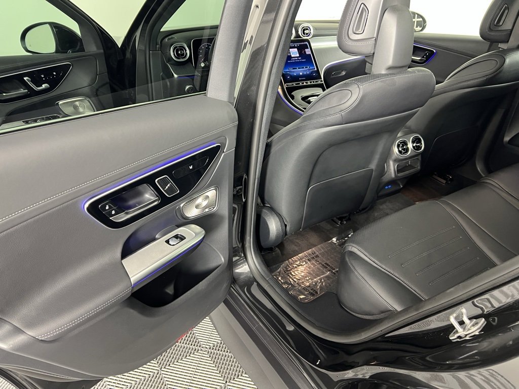 Used 2025 Mercedes-Benz GLC 300 4MATIC image 24