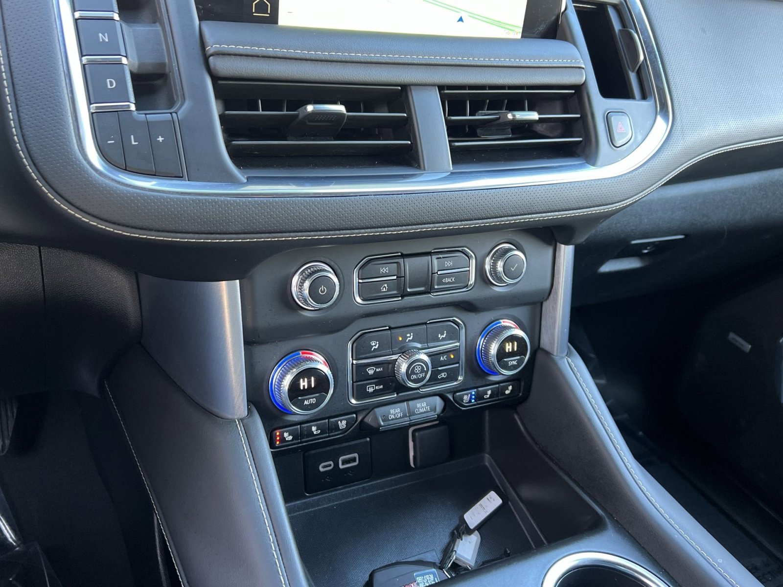 Used 2023 GMC Yukon XL SLT image 19