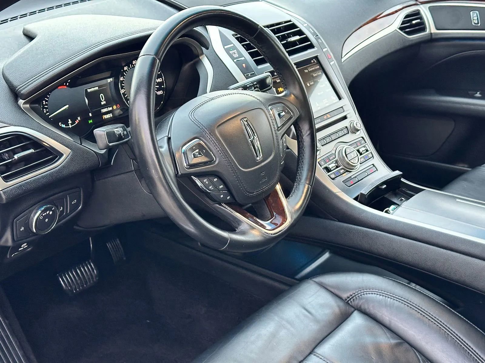 Used 2017 Lincoln MKZ Select w/ Select Plus Package image 10