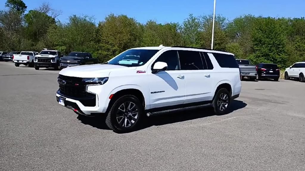 Used 2024 Chevrolet Suburban Z71 w/ Luxury Package AWD/4WD image 4