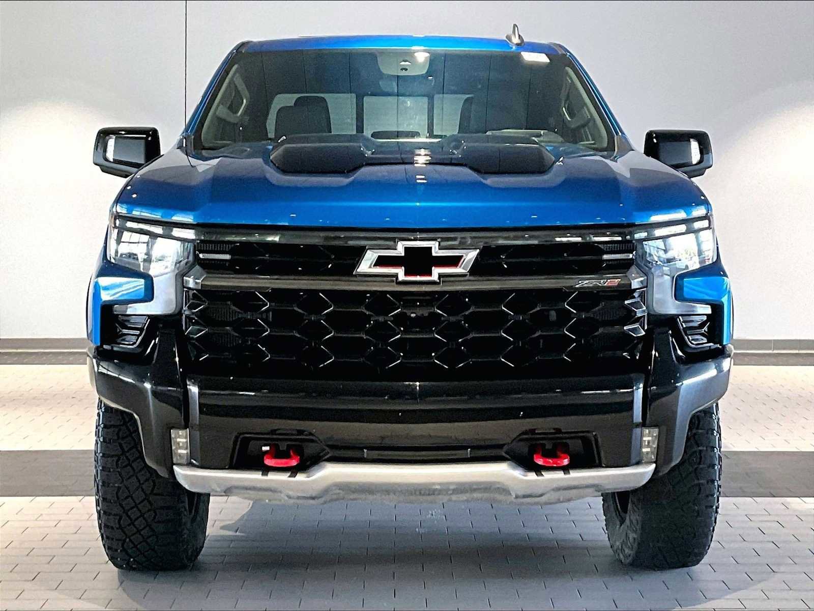 Used 2022 Chevrolet Silverado 1500 ZR2 w/ Technology Package image 13