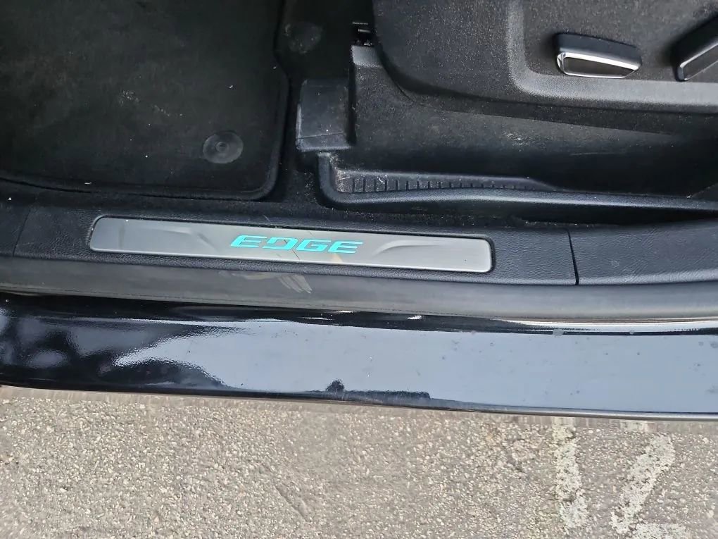 Used 2015 Ford Edge Titanium w/ Equipment Group 302A image 30