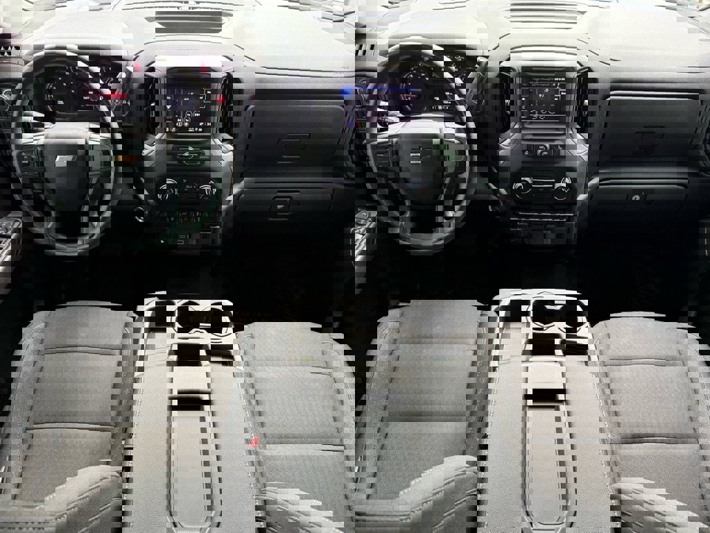 Used 2025 Chevrolet Silverado 2500 Custom w/ Custom Convenience Package image 4