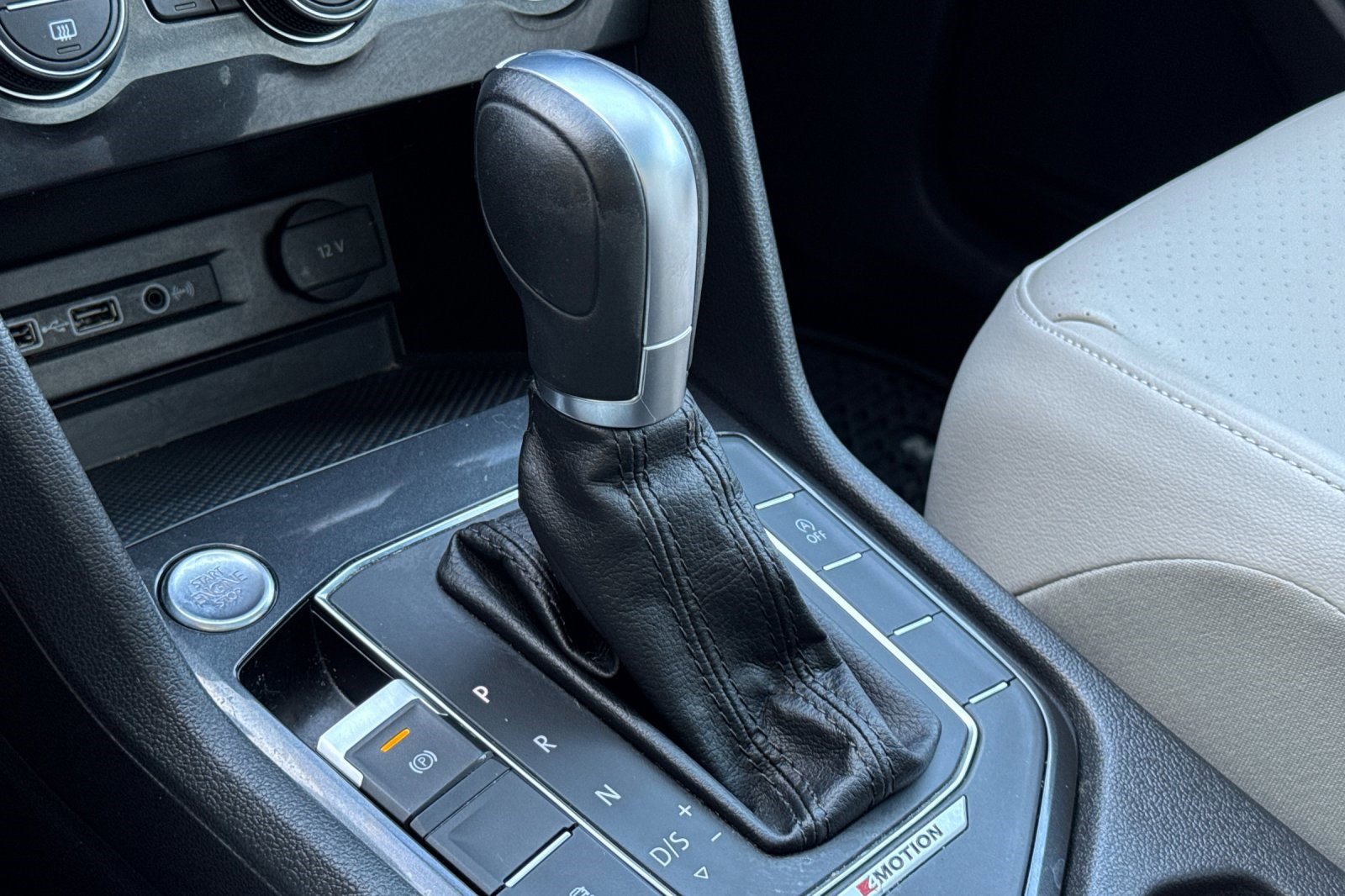 Used 2018 Volkswagen Tiguan SEL AWD/4WD image 20