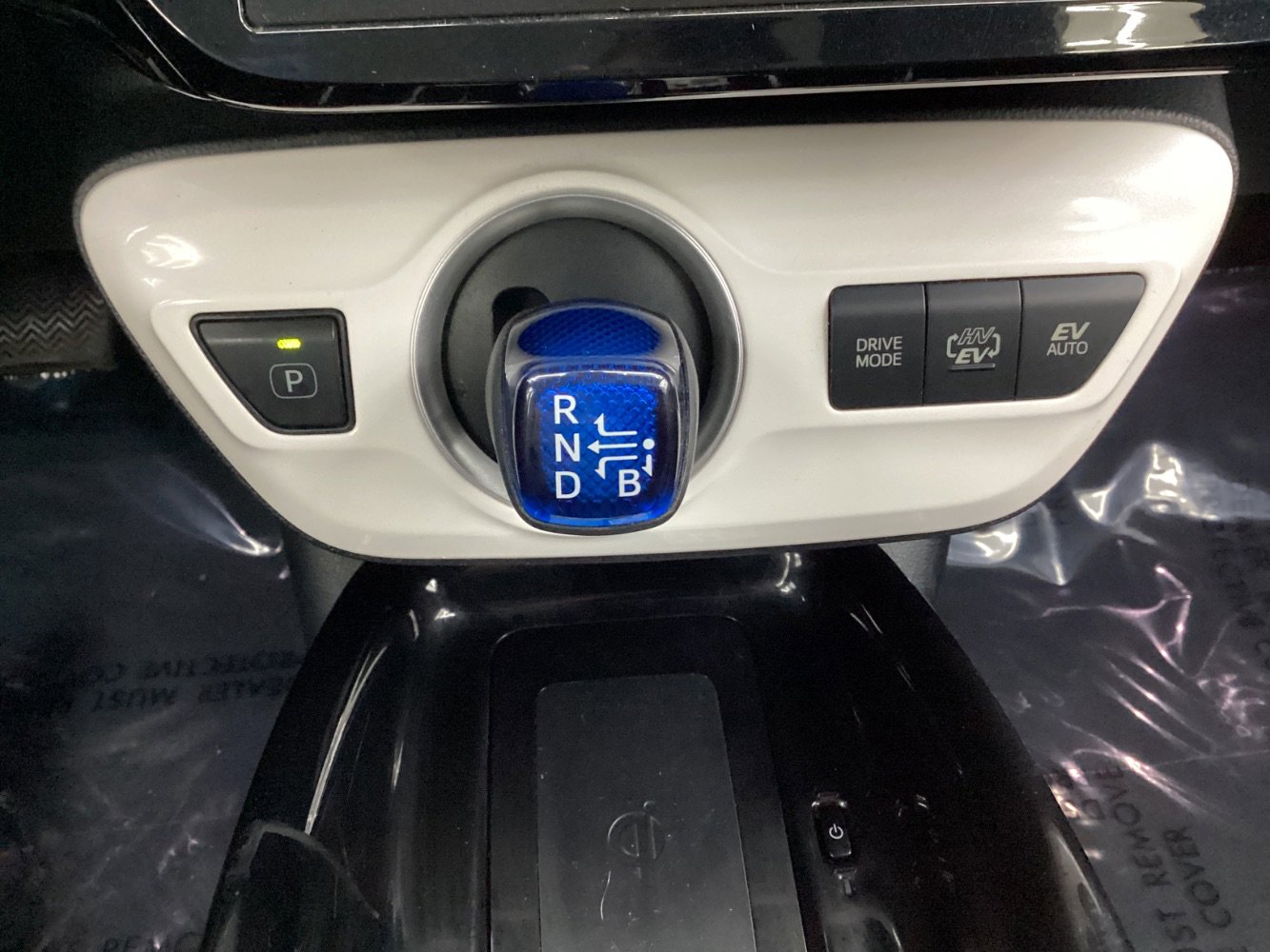 Used 2018 Toyota Prius Prime Premium image 35