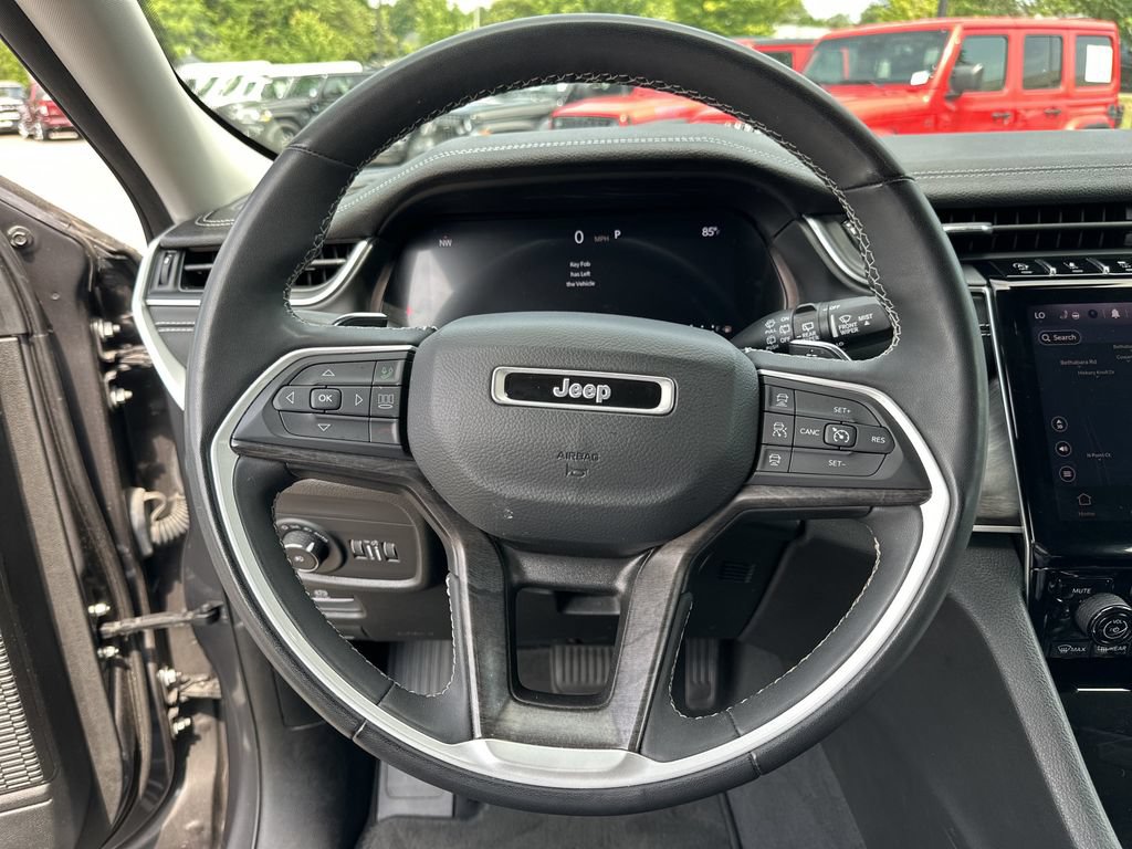Certified 2023 Jeep Grand Cherokee Limited AWD/4WD image 12