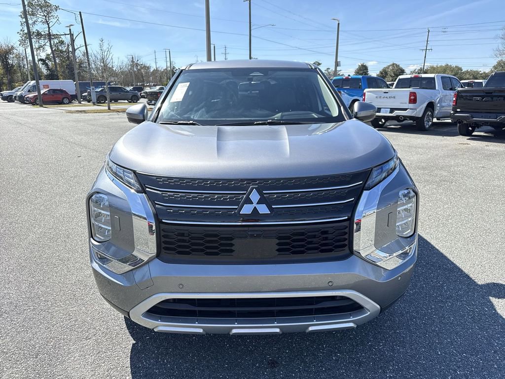 Used 2022 Mitsubishi Outlander SEL Black Edition image 6