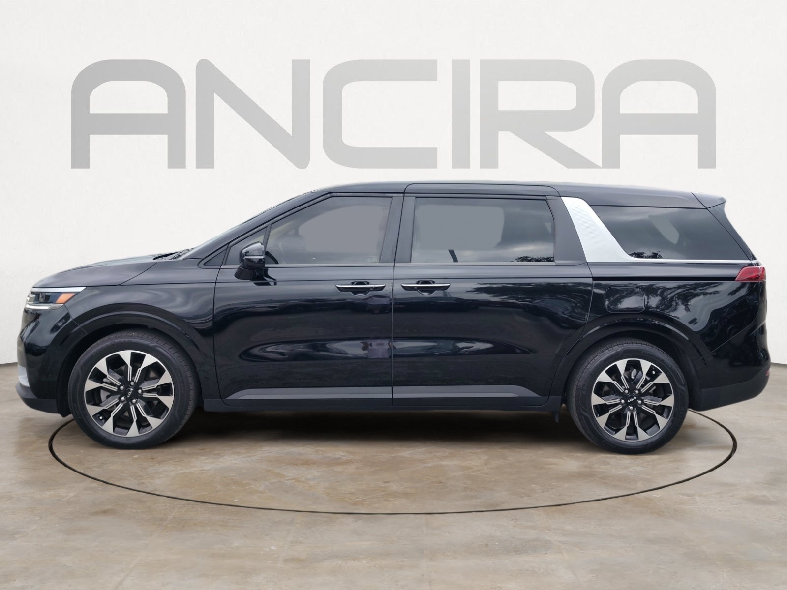 Used 2024 Kia Carnival EX FWD image 7