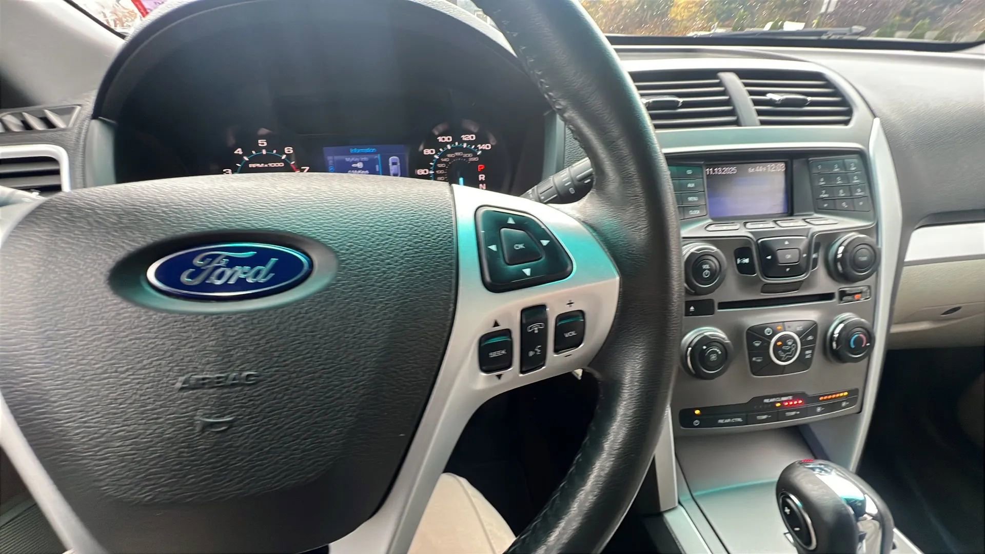 Used 2014 Ford Explorer XLT image 17