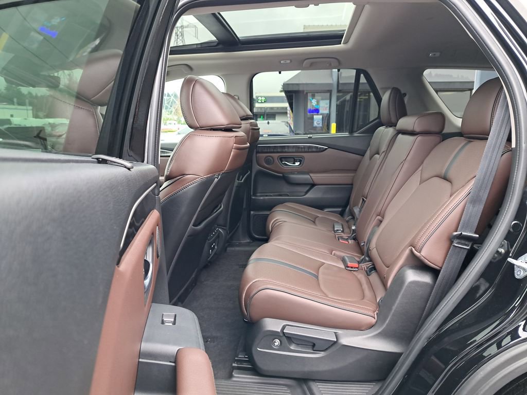 Used 2023 Honda Pilot Elite image 13