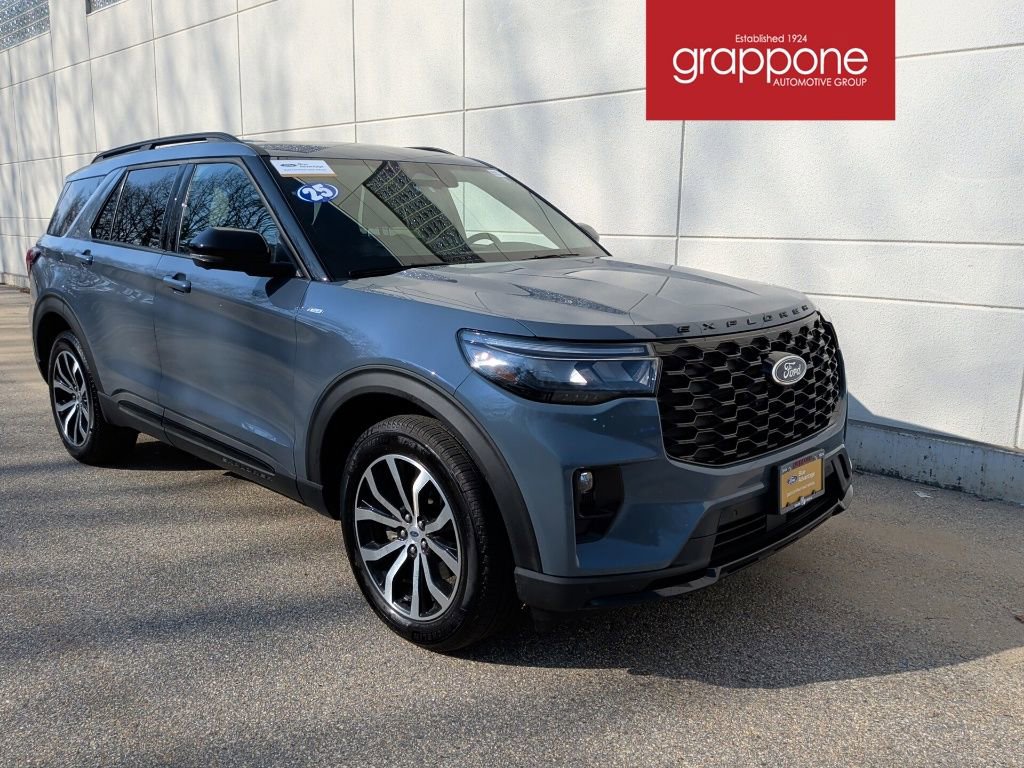 Certified 2025 Ford Explorer ST-Line image 1