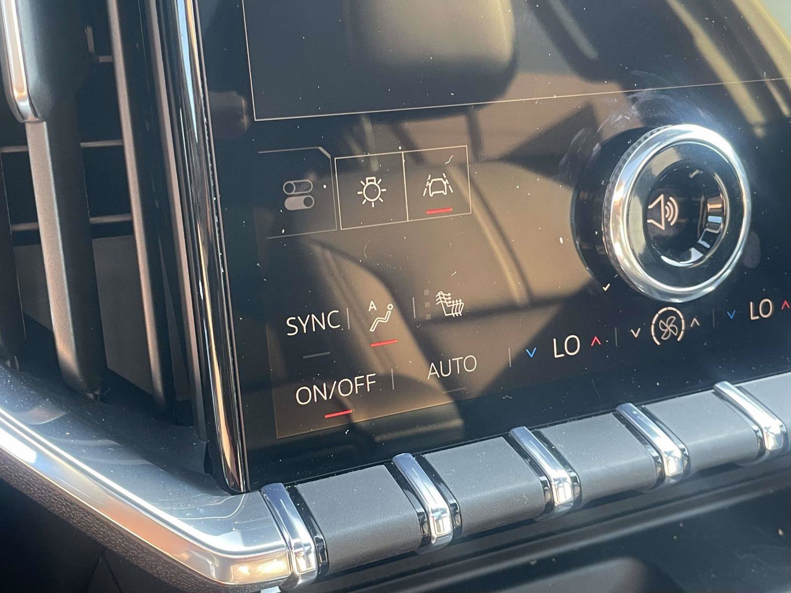 Certified 2026 GMC Acadia Elevation w/ Elevation Premium Package FWD image 22