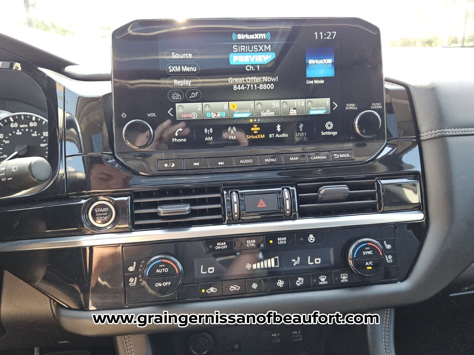 Used 2023 Nissan Pathfinder Platinum w/ Black Appearance Package image 8