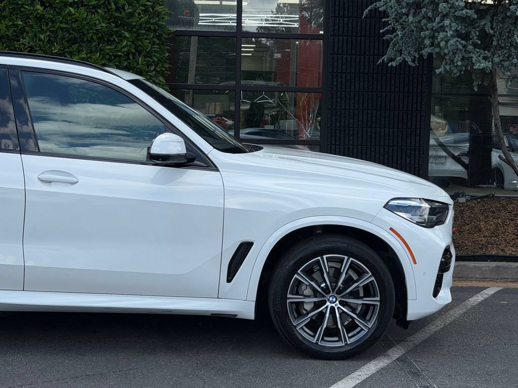 Used 2022 BMW X5 xDrive40i w/ M Sport Package AWD/4WD image 23