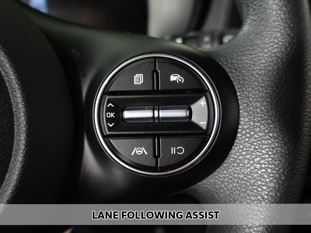 Used 2025 Kia Soul LX w/ LX Technology Package FWD image 3